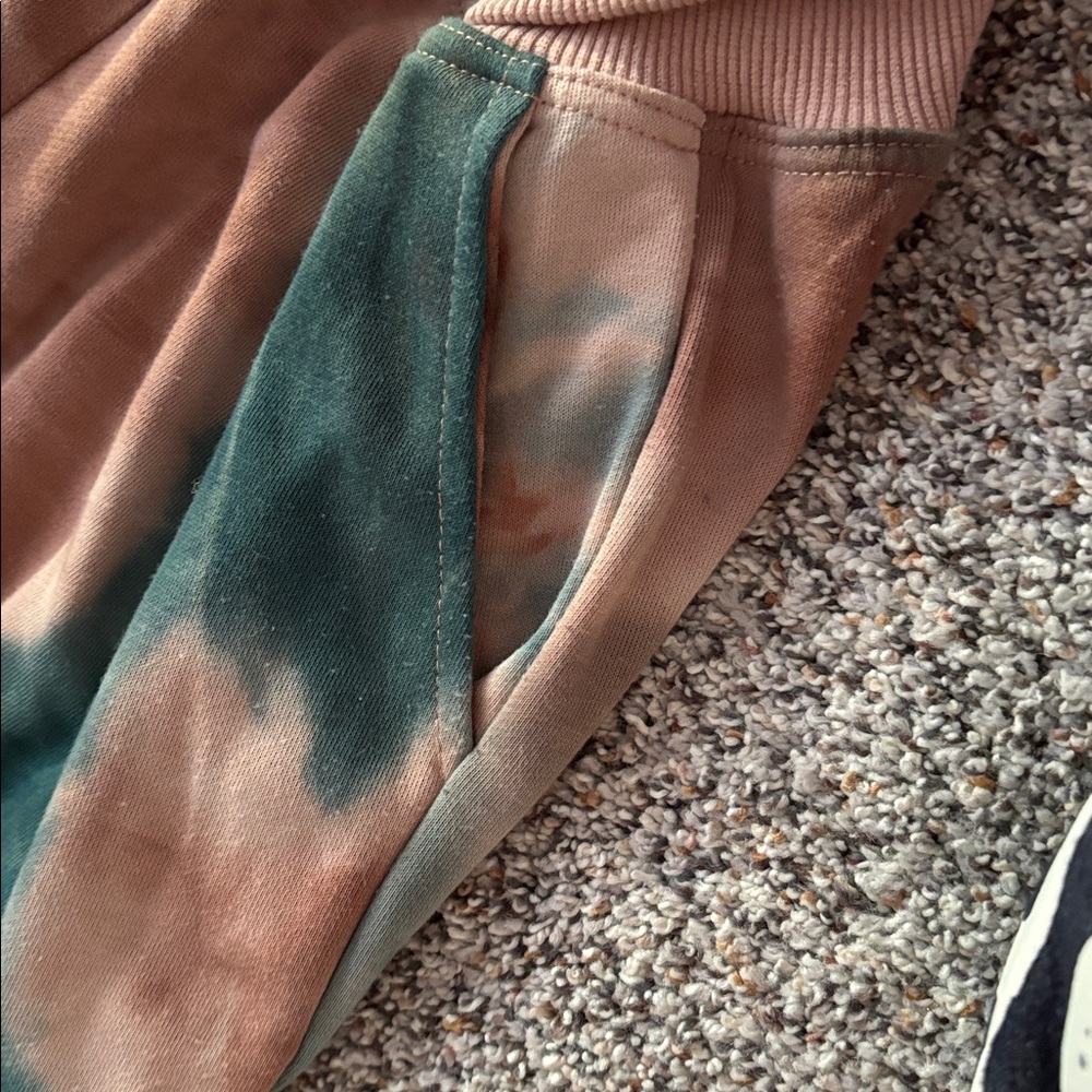 Hem and Thread Womens Tie-Dye Joggers - Picture 4 of 5